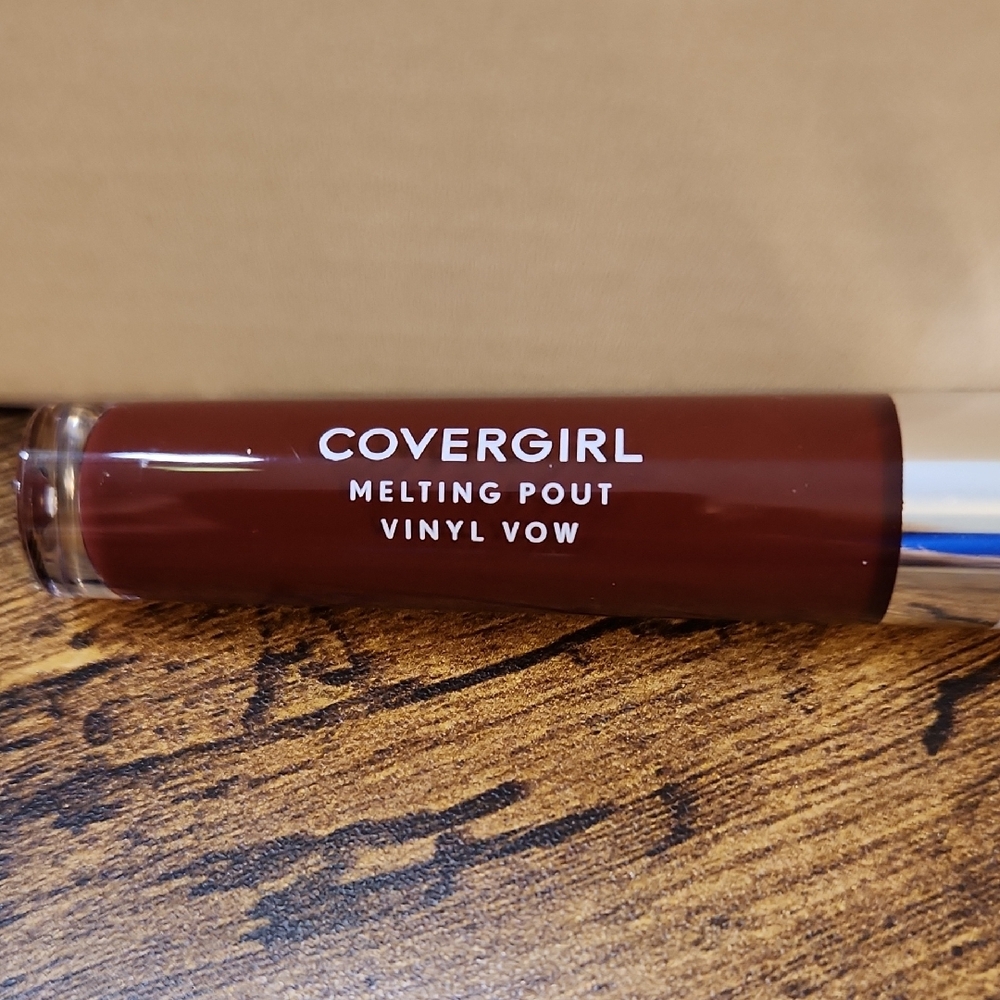 Covergirl Melting Pout Vinyl Vow Lipstick - Rich Brown - Picture 1 of 6